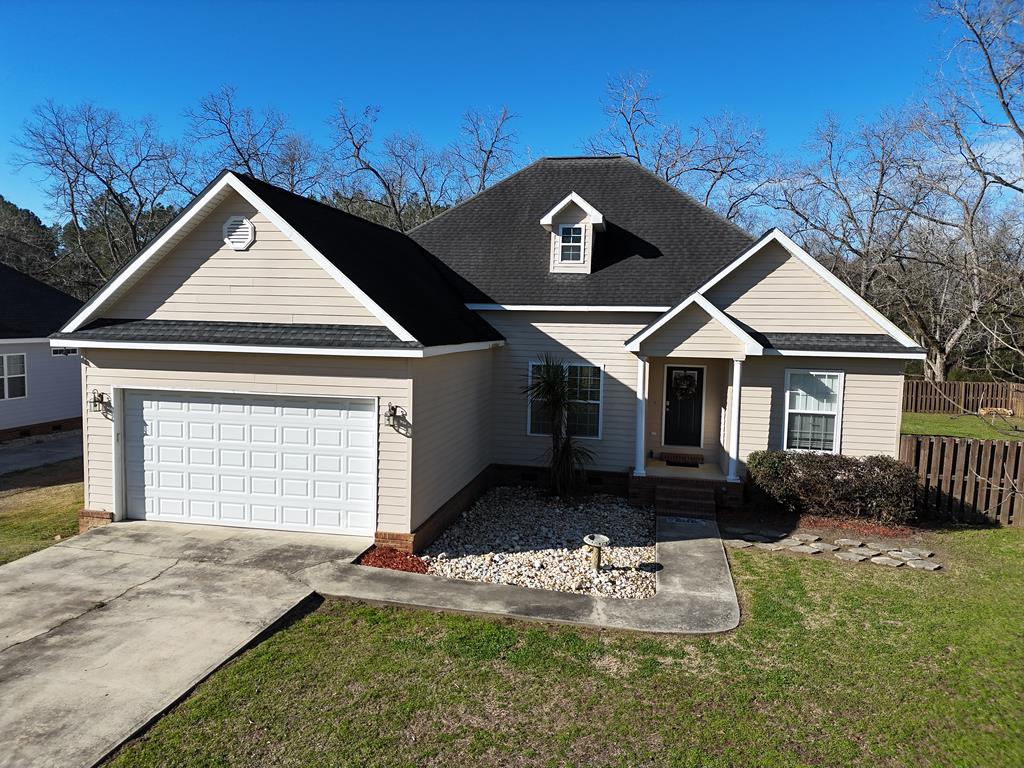 You have to see this AMAZING home in Pointer's Chase, Thomas County GA! 3 BR/2 Bath with a gorgeous primary suite, complete with luxury bathroom, walk-in closet, big tub and great shower! The huge living room features soaring box ceilings, columns leading into the dining area, and a great flow to the wonderful kitchen and breakfast nook. The home features two other bedrooms and full bath, a sizeable laundry room and 2-car garage, great for vehicles or storage. Out back, you will LOVE the privacy of the fenced yard and big deck. Home sits on a HUGE lot, right in the middle of a FANTASTIC neighborhood. Call your favorite agent TODAY for a closer look at this amazing home! For a virtual tour, click here: https://my.matterport.com/show/?m=wWB1oHp9Z7N&mls=1