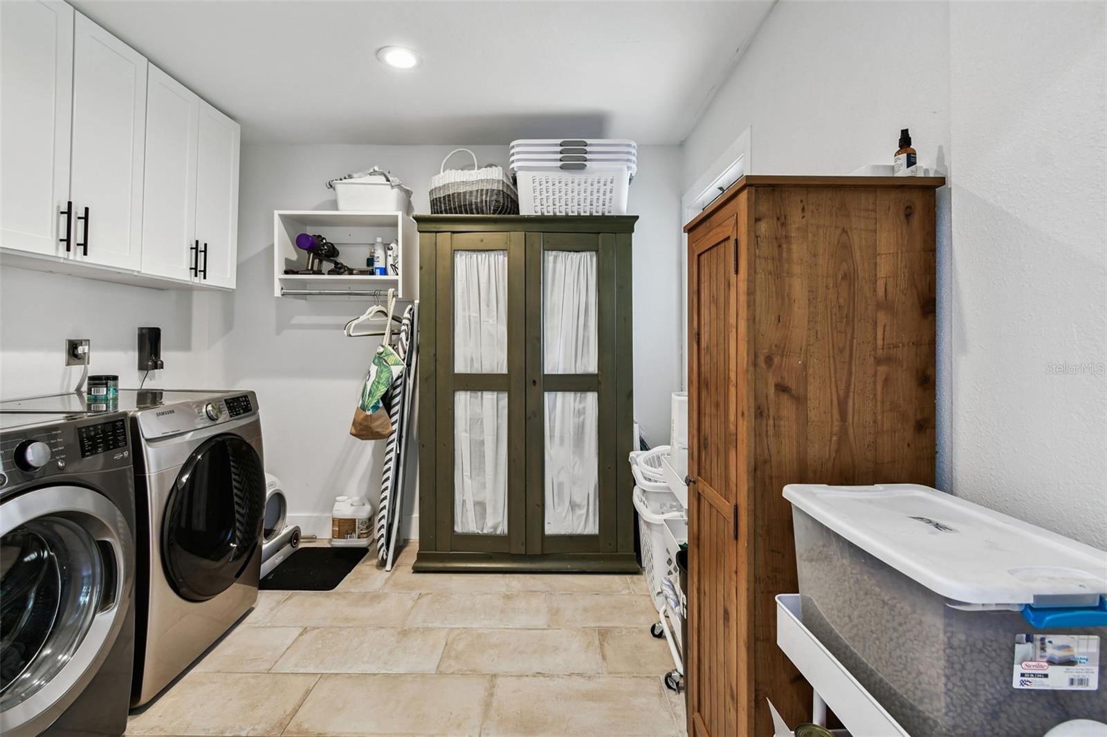 225 Harbor House Drive