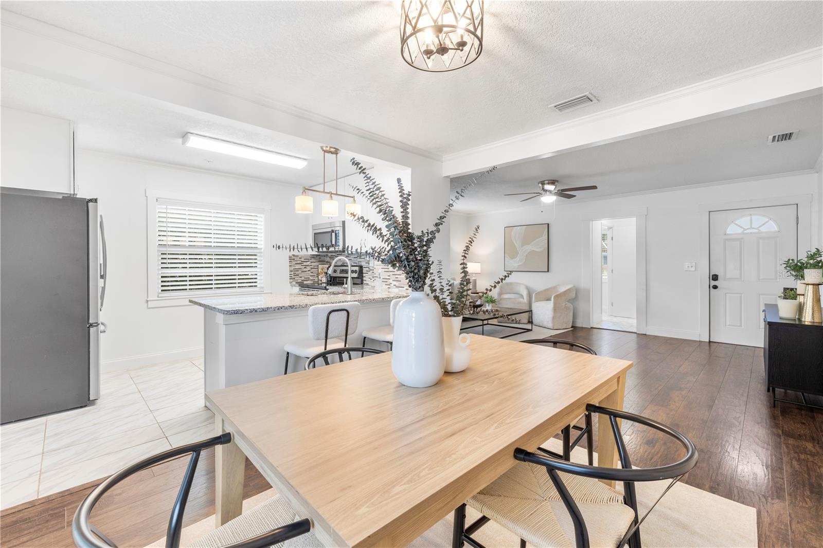 4009 N Seminole Avenue