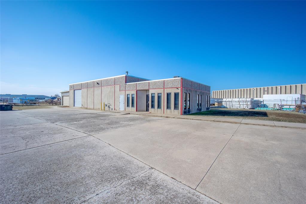 FOR LEASE ONLY! Located in the Broce Industrial Park at 3152 Broce Dr, Norman, this concrete tilt-up building offers a versatile industrial layout ideal for a wide range of users. The office area includes two private offices, a welcoming foyer, a kitchenette, and one restroom. The warehouse features skylights, a 12' x 12' overhead door, 13'6" clear height, two exhaust fans, two unit heaters, and an additional restroom, providing efficient space for production, storage, or distribution. The fully fenced and gated yard enhances security, while easy access to I-35 ensures convenient daily operations. Equipped with 3-phase power, this property presents a strong opportunity within a well-established Norman industrial corridor. *Available for lease 1/1/2026*