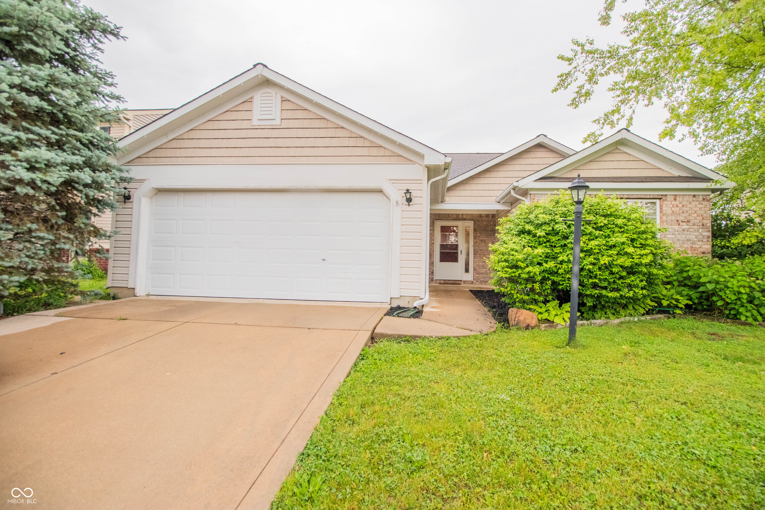 1527 Egret Lane