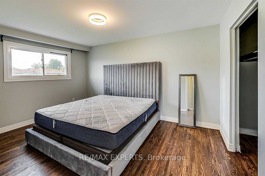 328 Thrace Ave Main