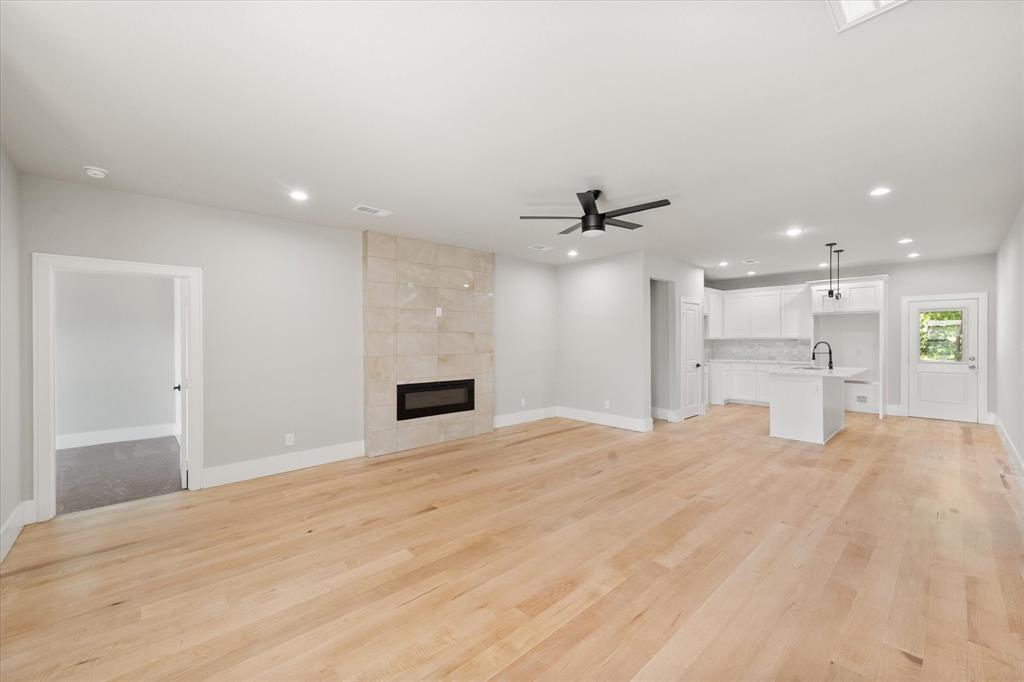 802 E 14th