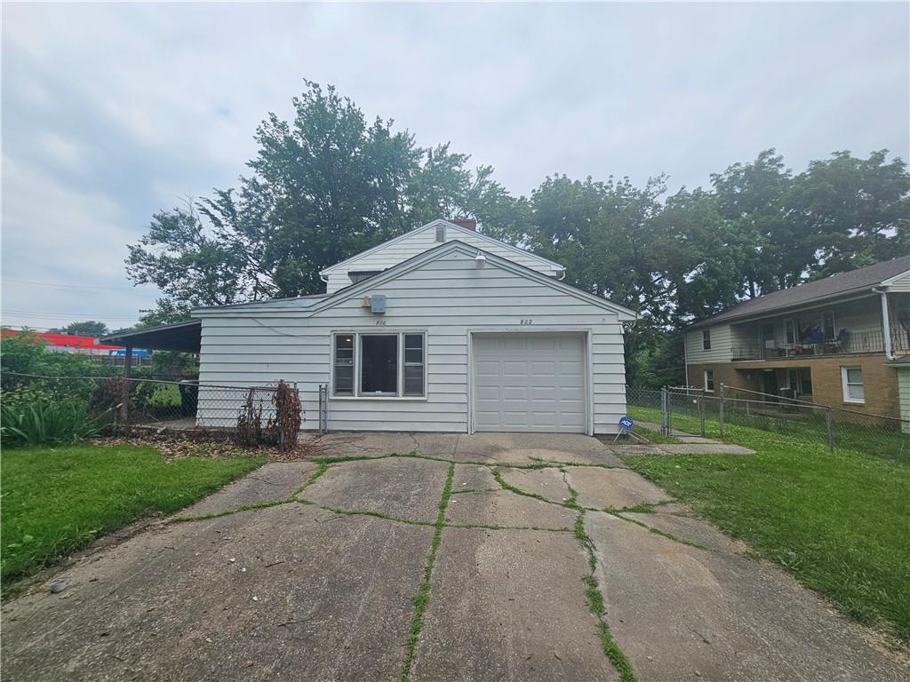 800 - 802 E 75th Terrace