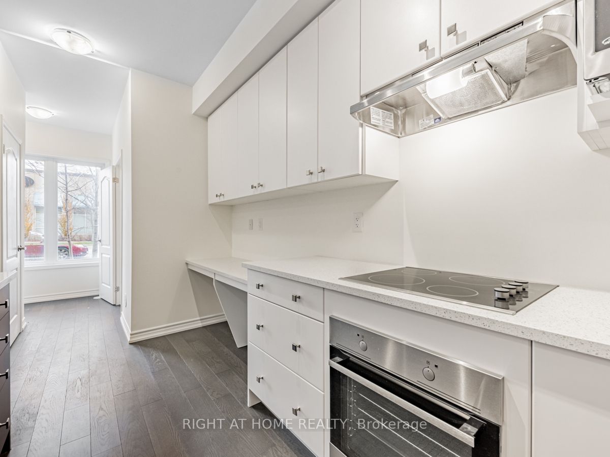 1972 Victoria Park Ave #21