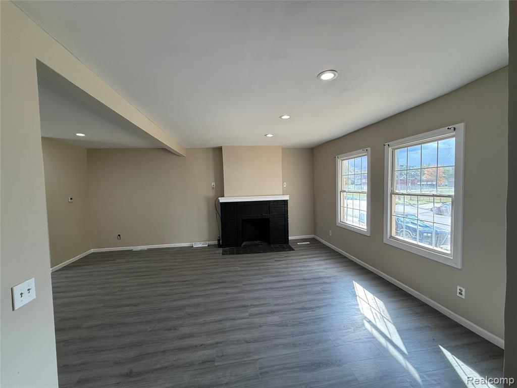 15344 Dexter Avenue