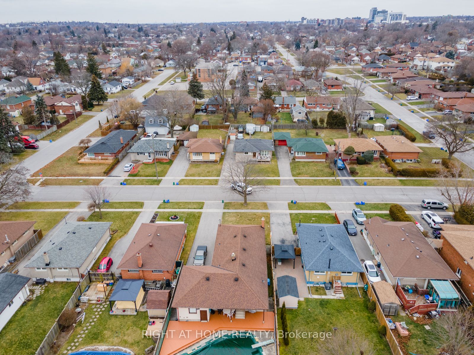 124 Guelph St