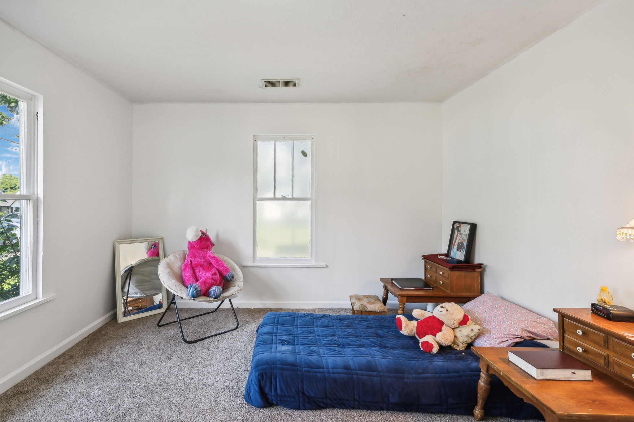 211 W Adams Ave