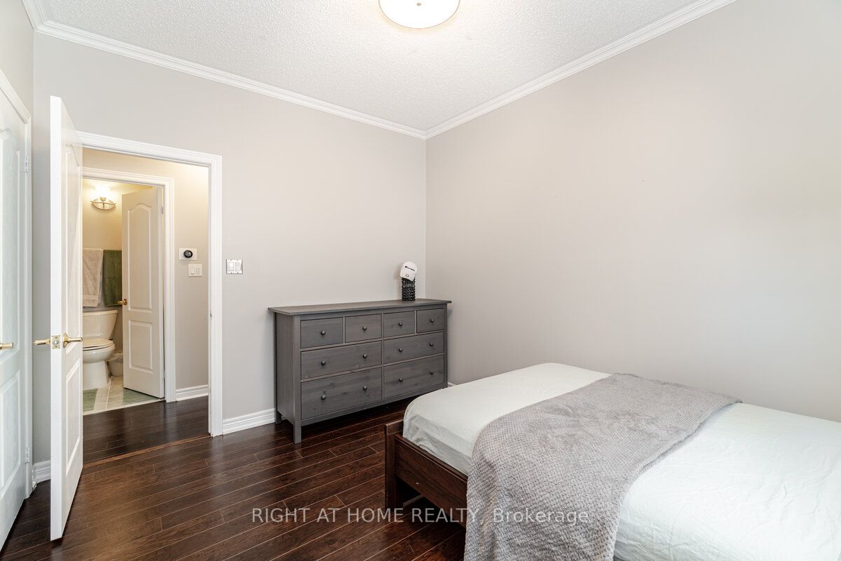30 N Amanda Ave
