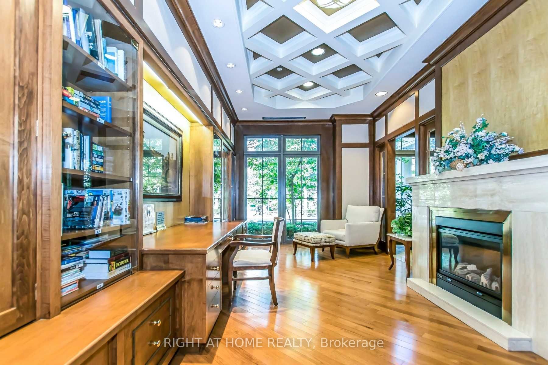 80 Harrison Garden Blvd 316