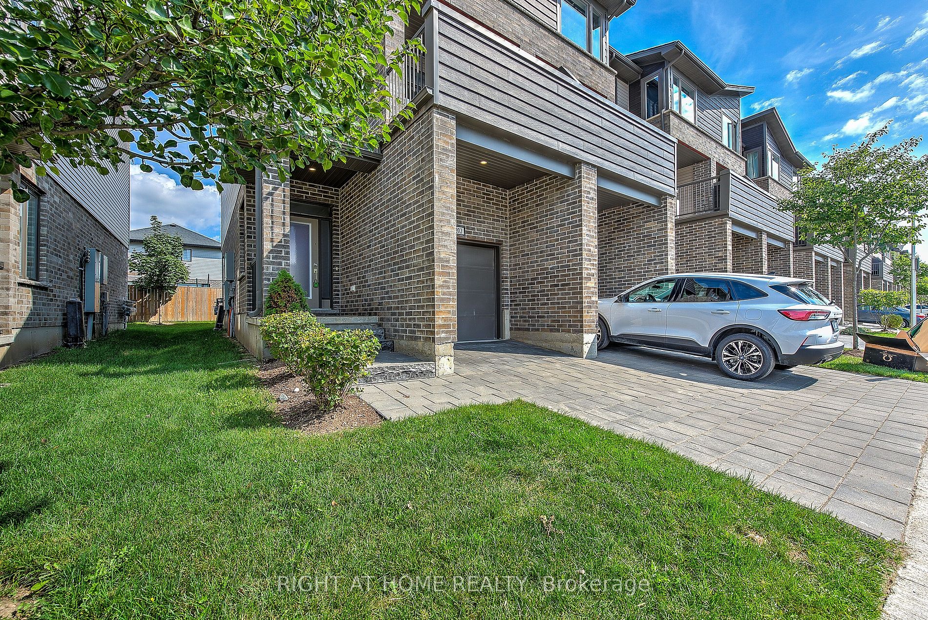 1960 Dalmagarry Rd 202