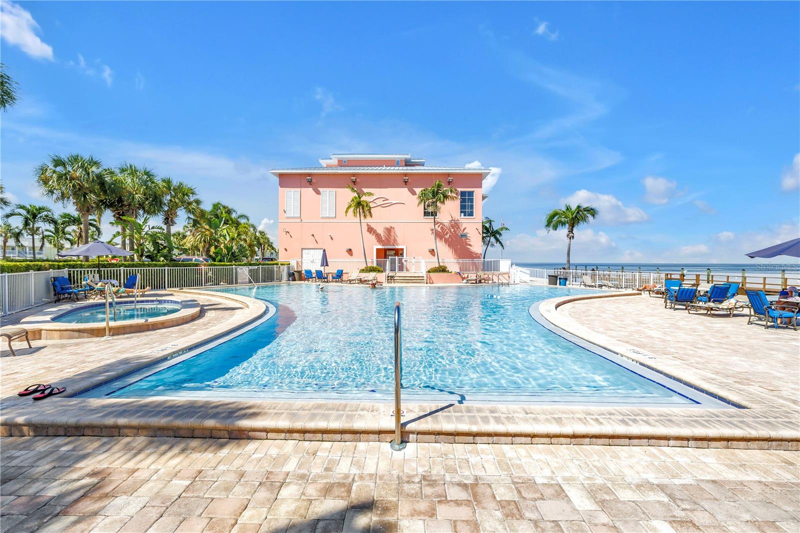 4982 Coquina Key Drive SE