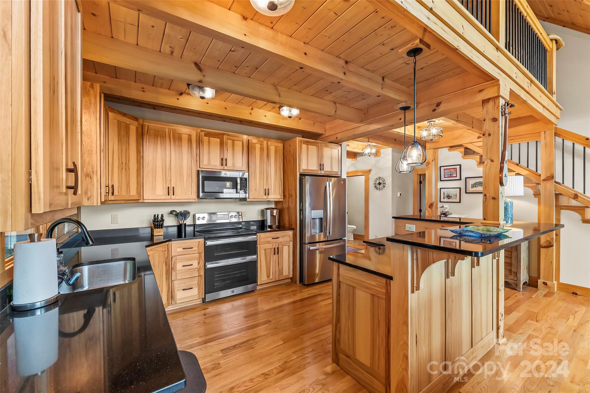 573 Lakeview Trail