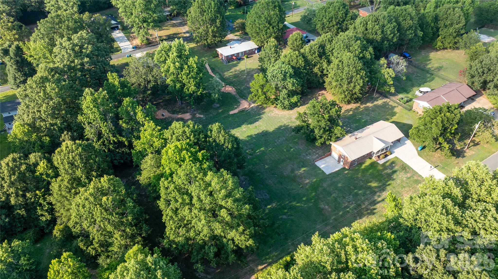 2209 Woodhurst Lane