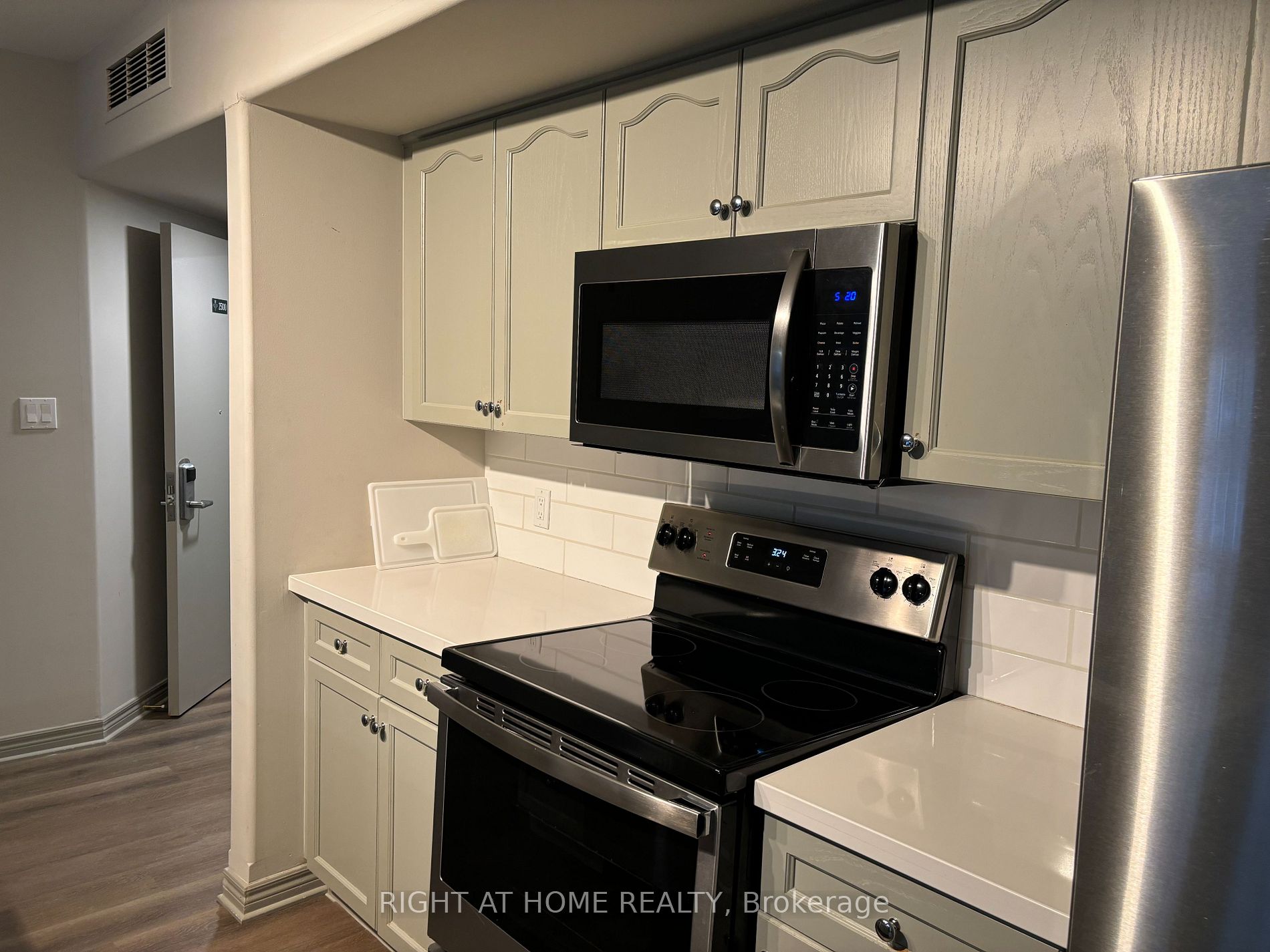90 HIGHLAND Dr 2500/01