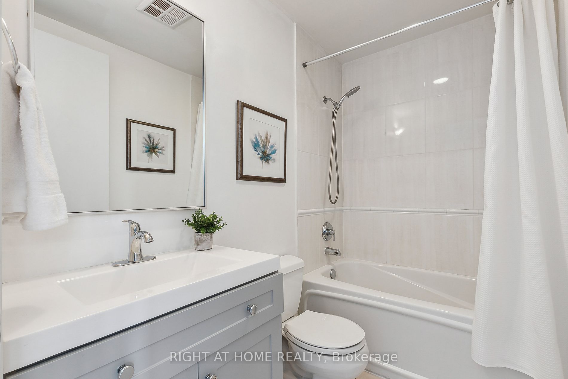 797 Don Mills Rd 802