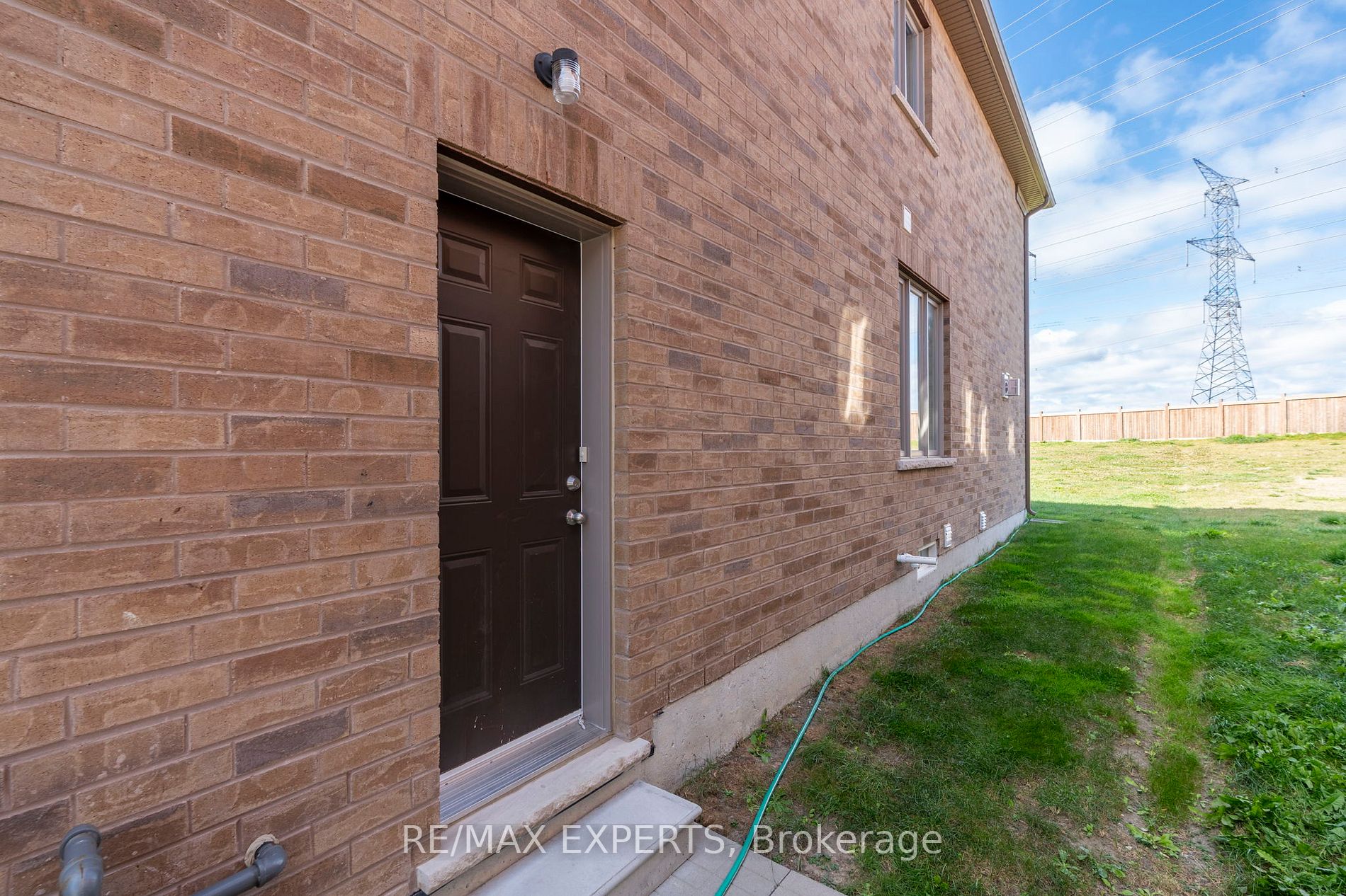 324 W Windfields Farm Dr