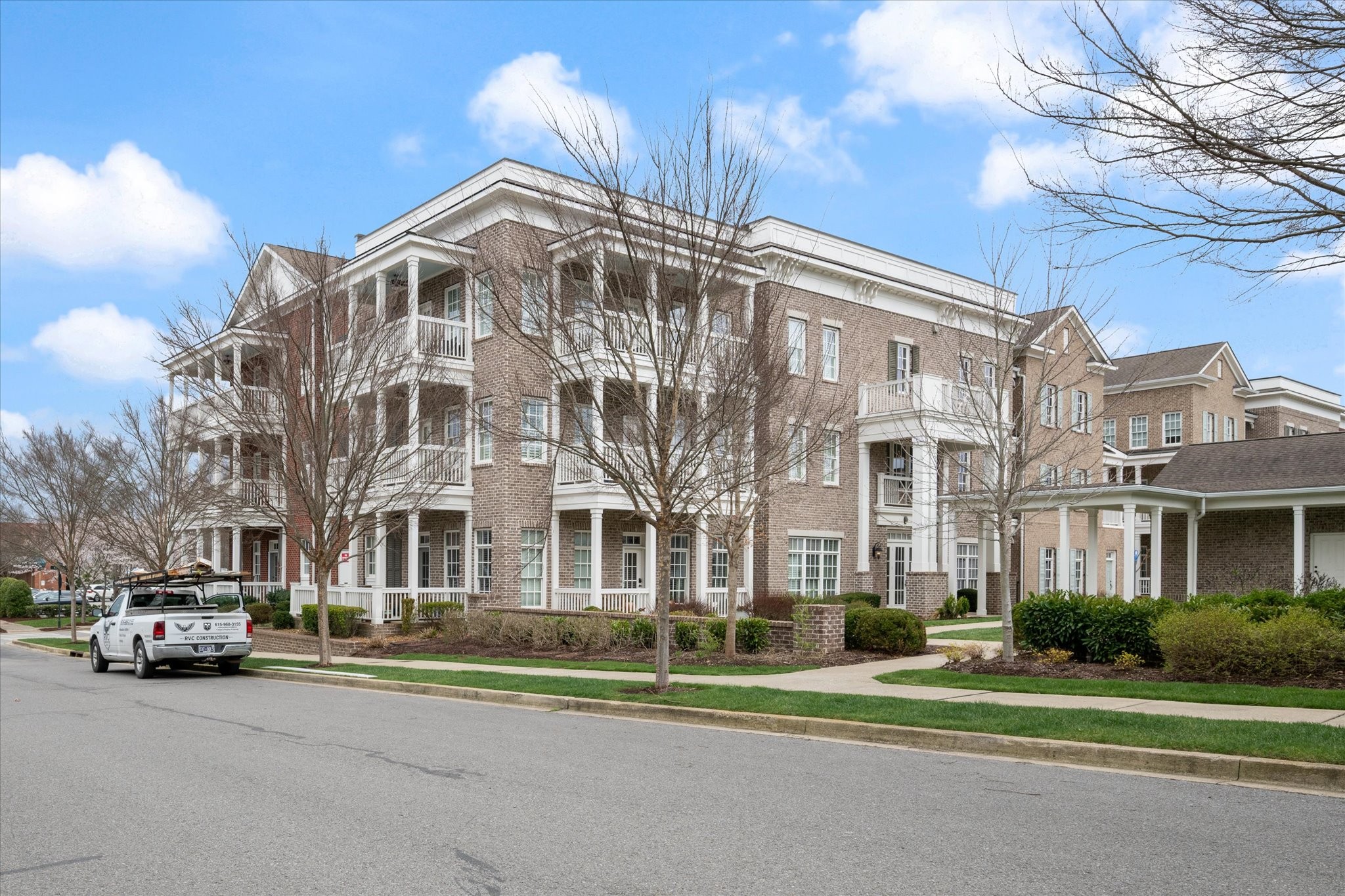 6000 Keats St 102 — sold