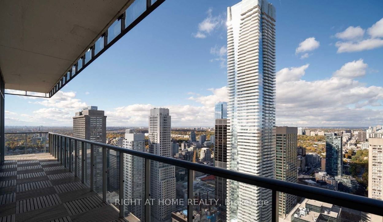 33 E Charles St 4504