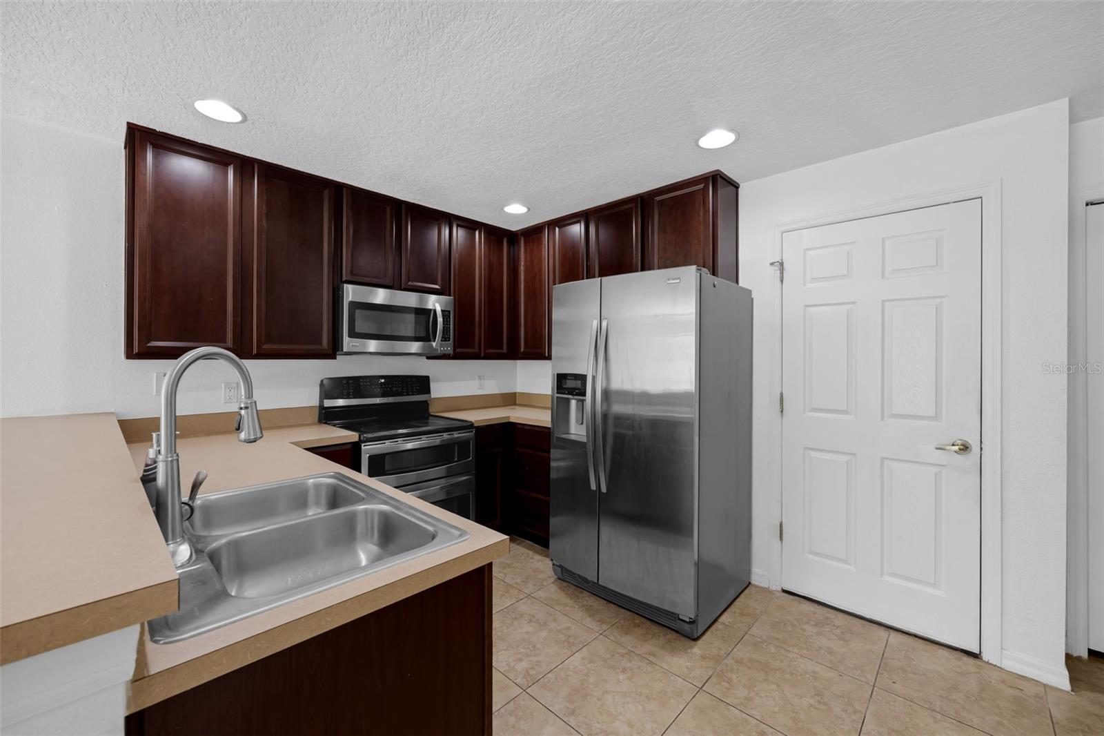 4587 Lacebark Trail