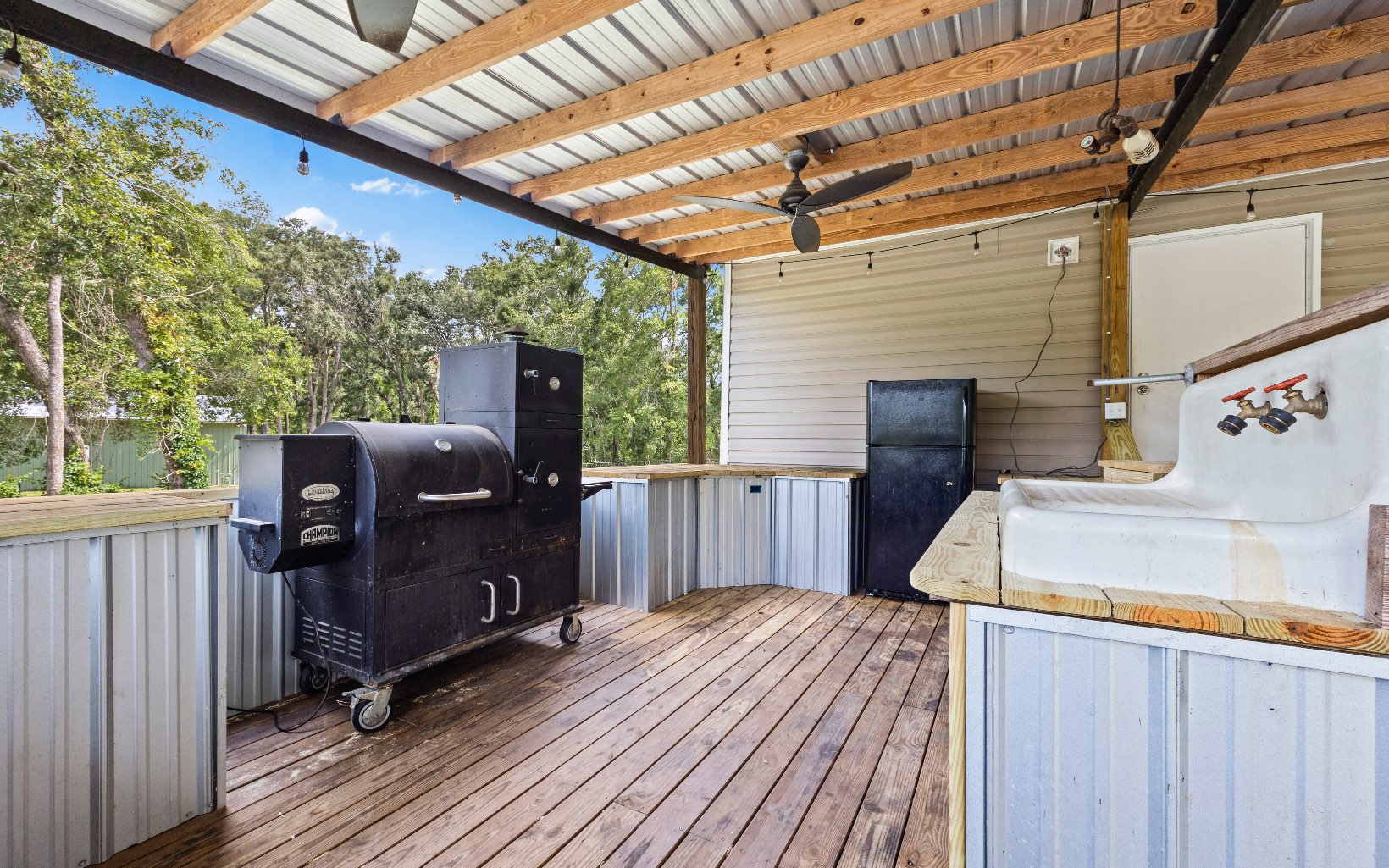 1935 NE Shady Oaks Rd