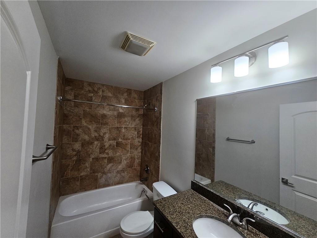 530 W 10th Street 530