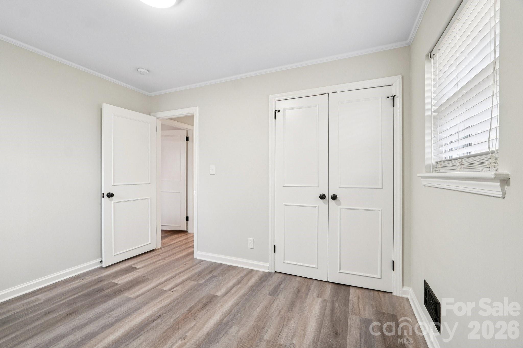 915 Crestmere Street