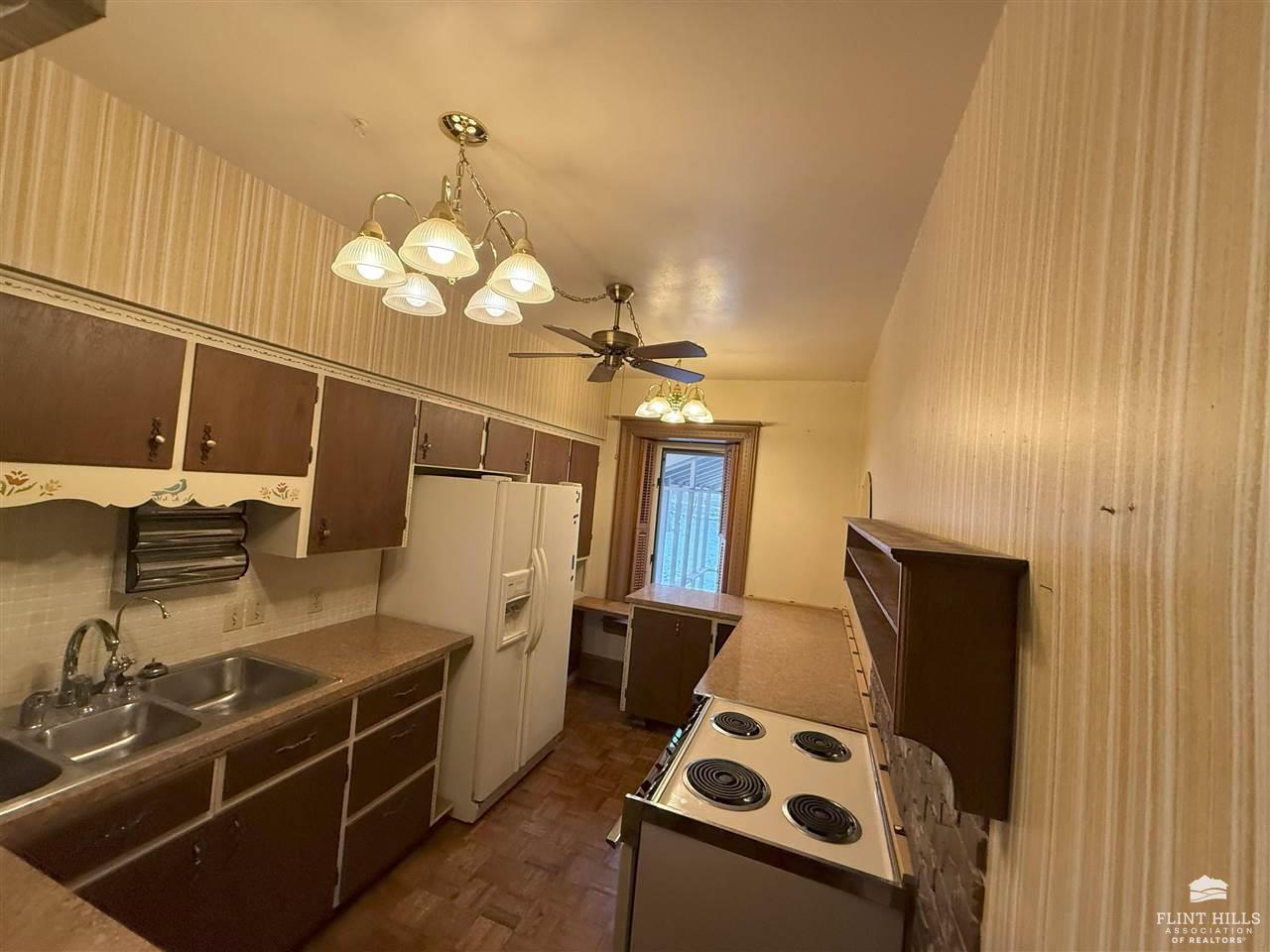 7100 Tuttle Creek Boulevard