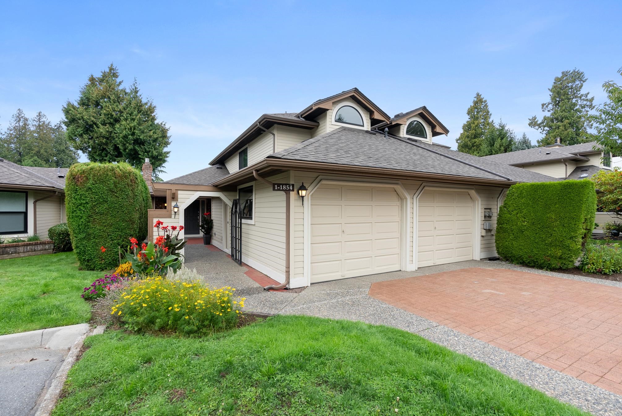 1854 Southmere Crescent 1