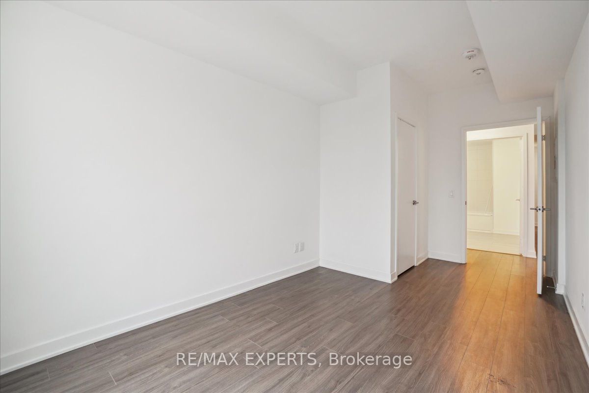681 Yonge St 209