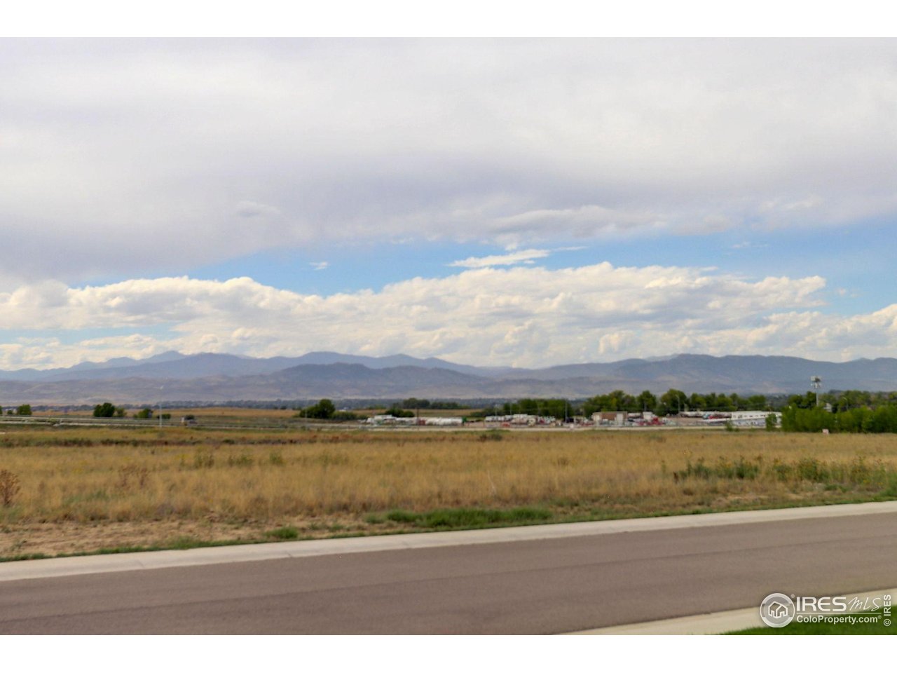 This three-bedroom, two-bathroom home offers approximately 1,583 square feet of living space. The property features a 3-car garage and a cul-de-sac location with views of the mountains.The home's primary bedroom includes ample closet space and en-suite bathroom. The two additional bedrooms are well-sized and have access to the full hall bathroom. The open-concept living area provides a spacious and versatile layout, perfect for entertaining or daily living. The kitchen is equipped with essential appliances and cabinetry, offering a functional workspace.The 3-car garage provides generous storage and parking options. The cul-de-sac location offers a quiet, peaceful setting, with easy access to the surrounding mountain vistas. The property's orientation and placement allow for abundant natural light throughout the living spaces.This home presents an opportunity to enjoy the benefits of a well-appointed residence in a desirable location. The combination of functional living spaces, ample storage, and scenic views makes this property an ideal choice for a variety of buyers.