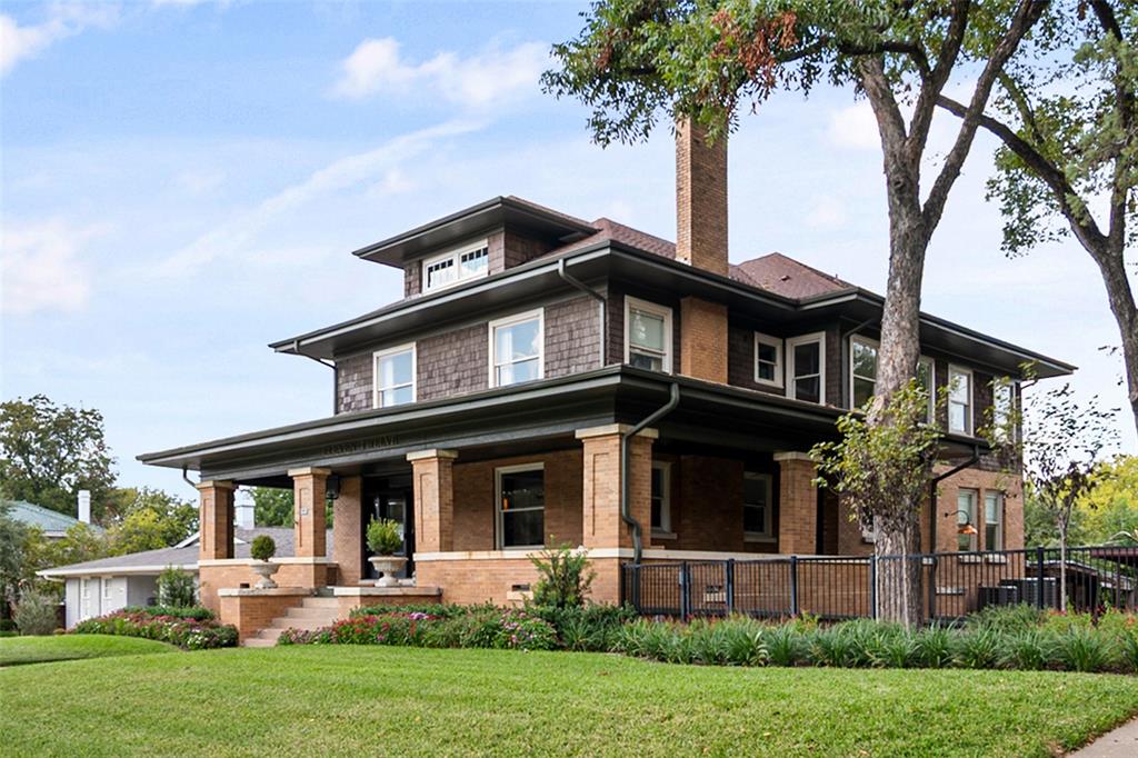 1112 Elizabeth Boulevard