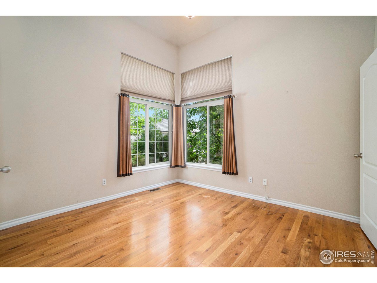 457 Harbor Ct
