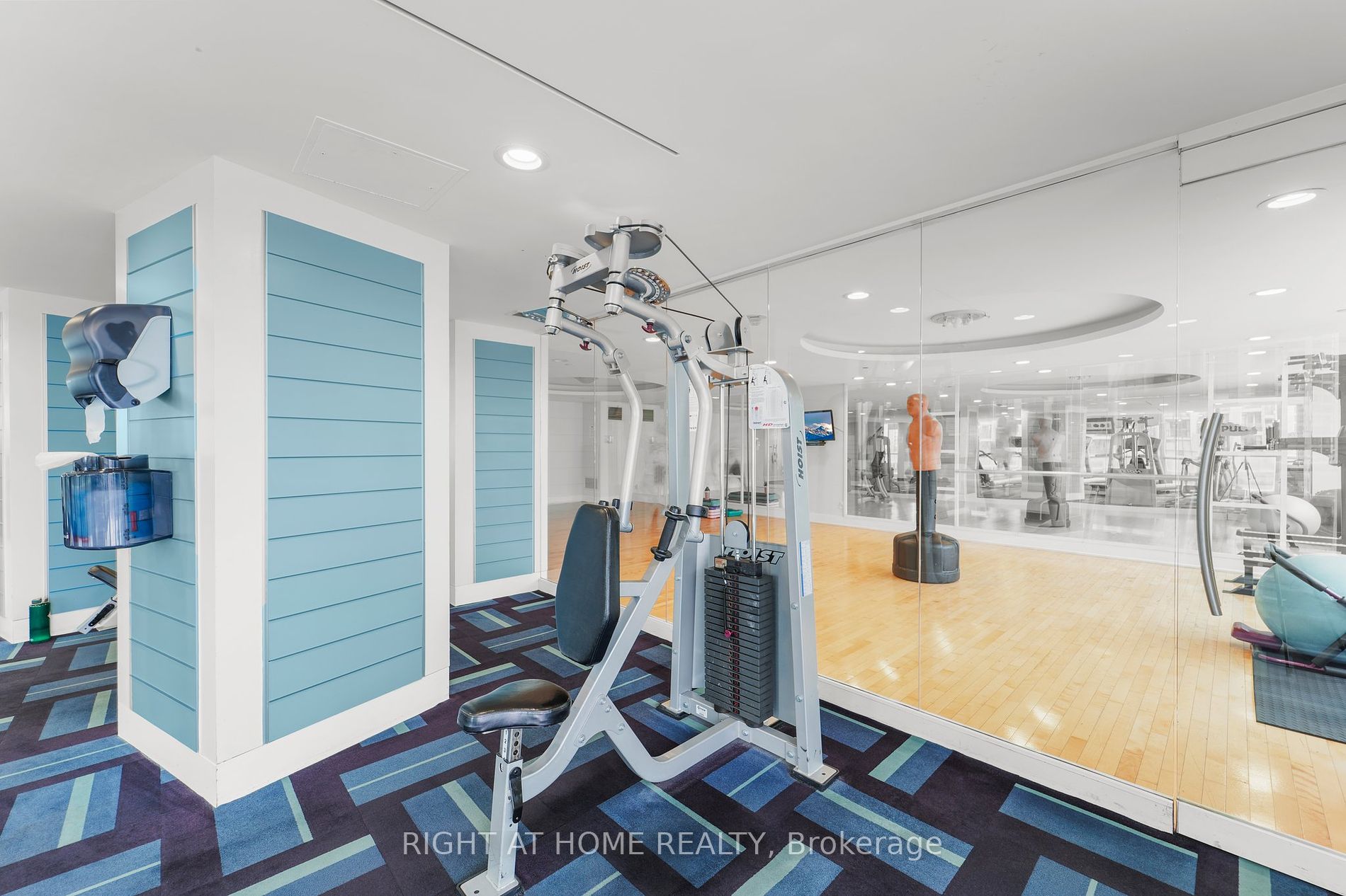 18 Yonge St 2315