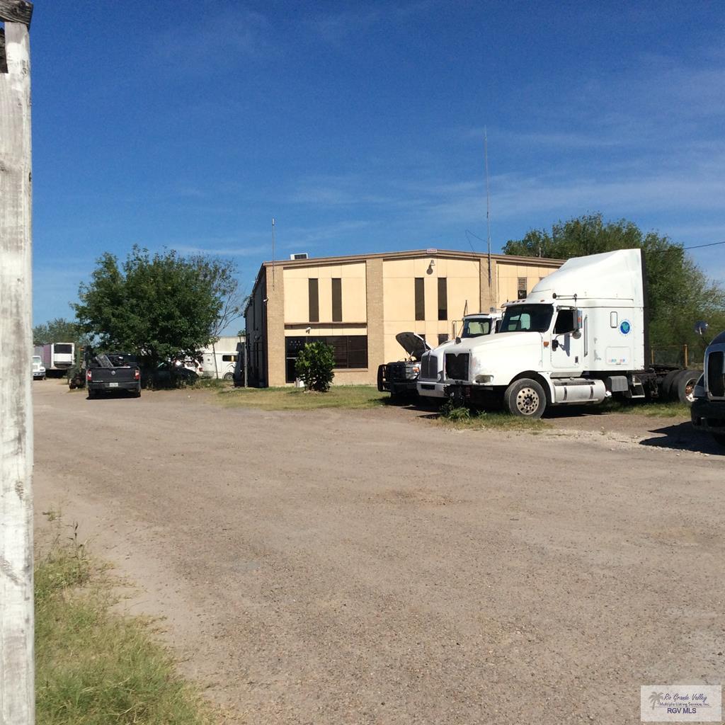 5968 N EXPRESSWAY, BROWNSVILLE, TX 78526