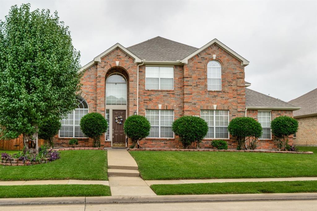 OPEN HOUSE on every SUNDAY OF JULY 2-4 pm. The house close to Russell Creek park in Plano. Top rated Frisco ISD schools. Renovated throughout, hardwood floors and  tiles on first floor, kitchen upgrades to granite countertops, all three bathrooms are totally updated to granite countertops, showers all remodeled.Roof and two air conditioners are recently replaced. Fresh paint throughout. new carpet flooring on second floor, Beautiful backyard with 8’ dive in pool, covered patio with stones path, long driveway with parking for 6 cars. It’s a truly amazing move in condition. Minute to 121, toll road and 75. Lots of shopping areas are close by.