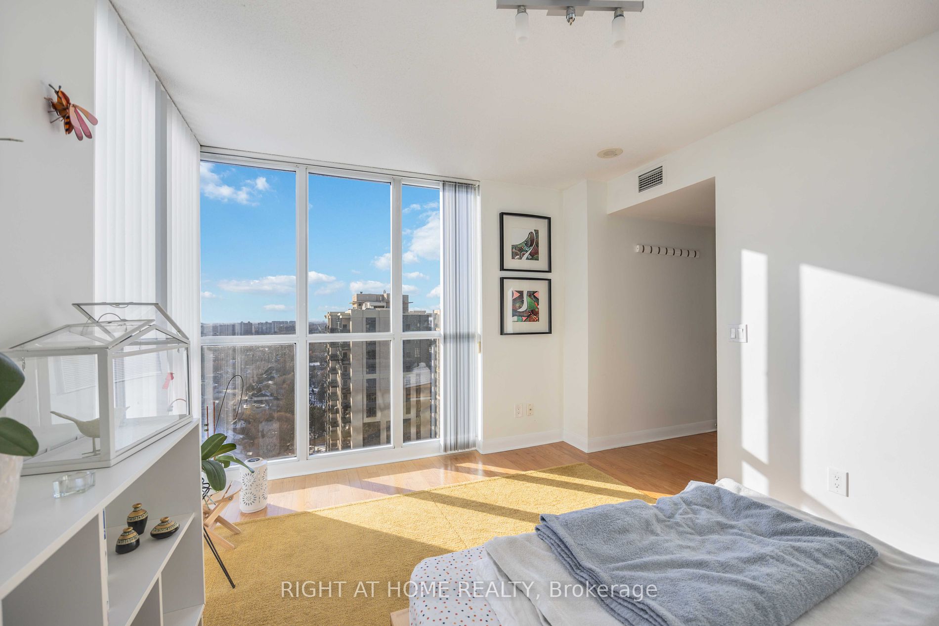 4968 Yonge St 3015