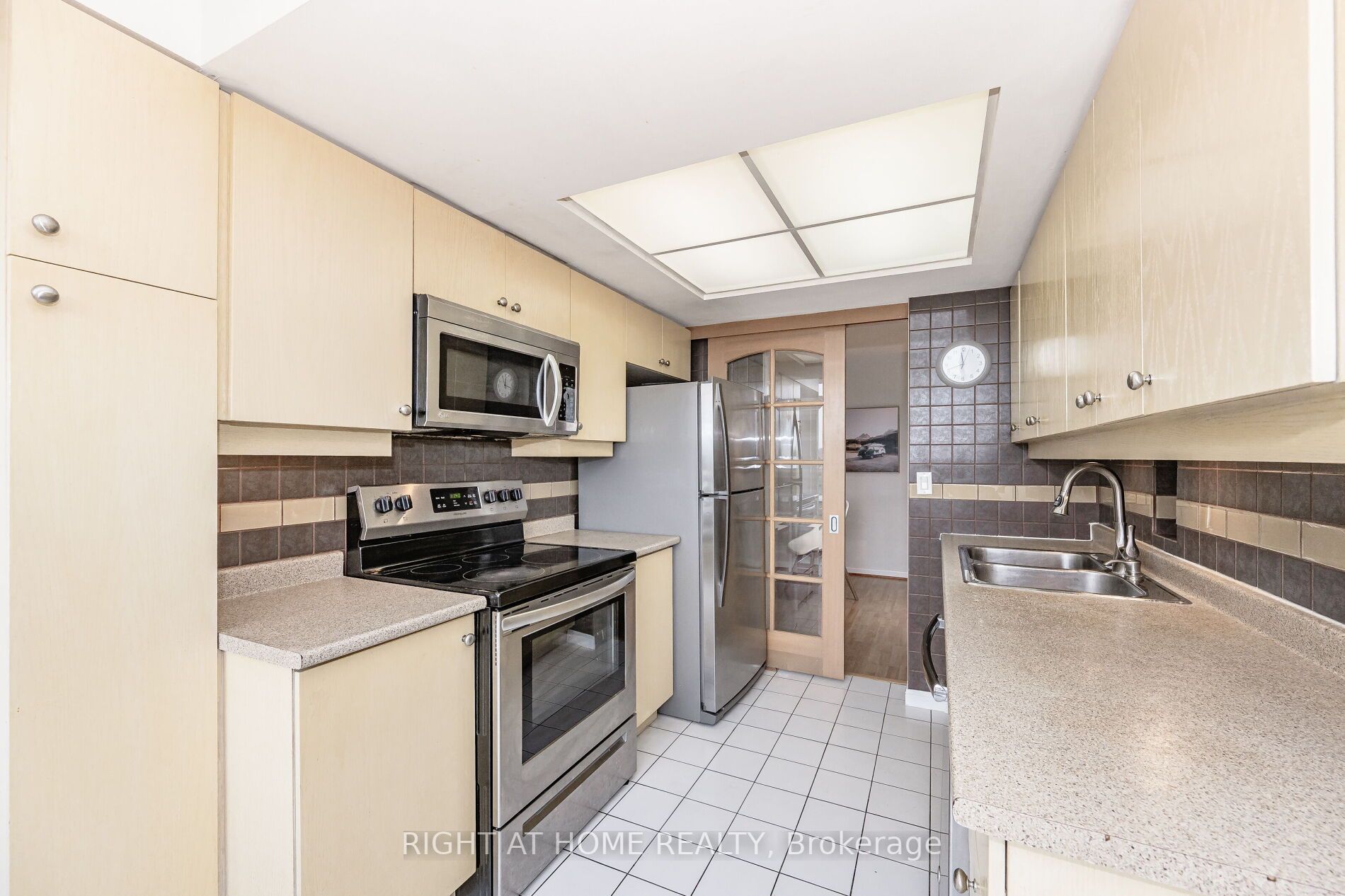 45 Kingsbridge Garden Circ 503