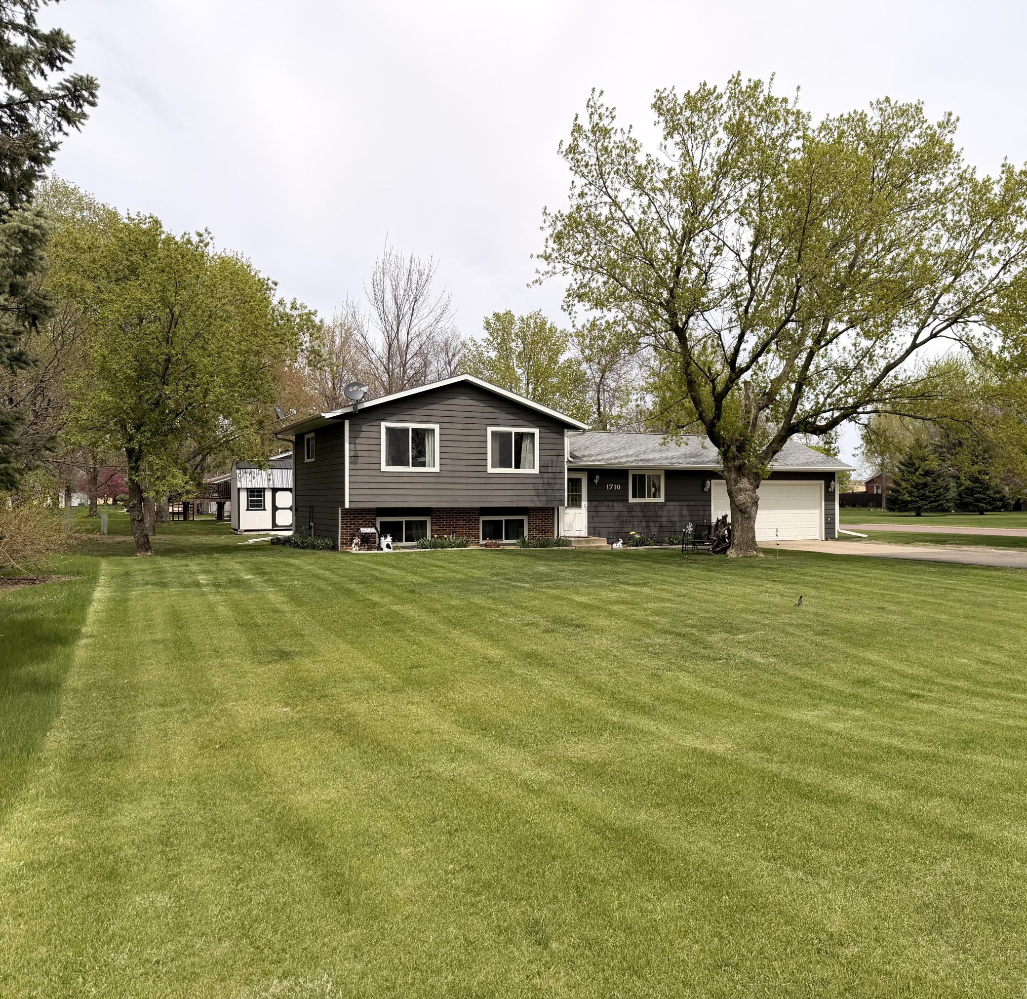 1710 River Road