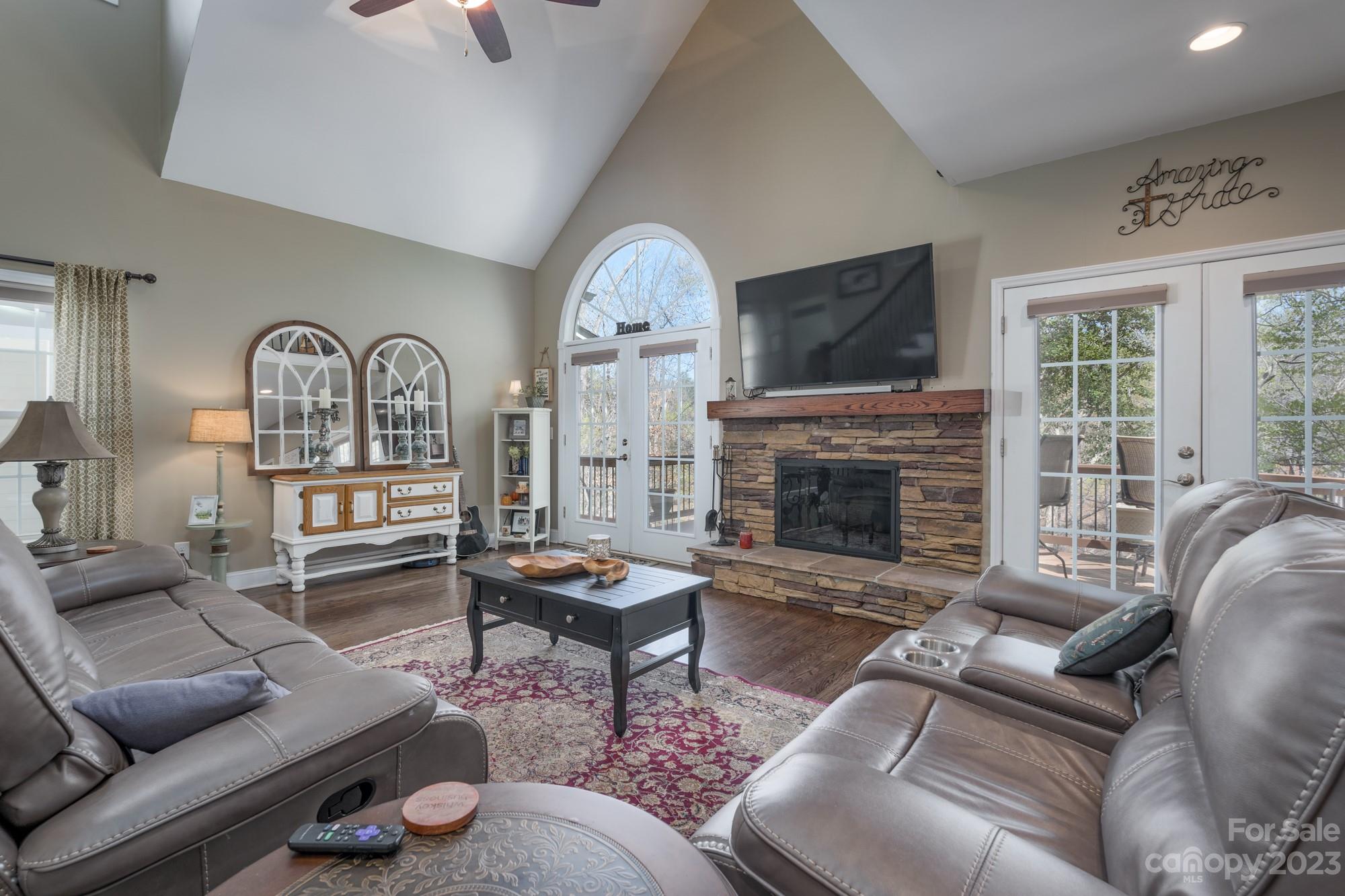 1142 Island Creek Drive