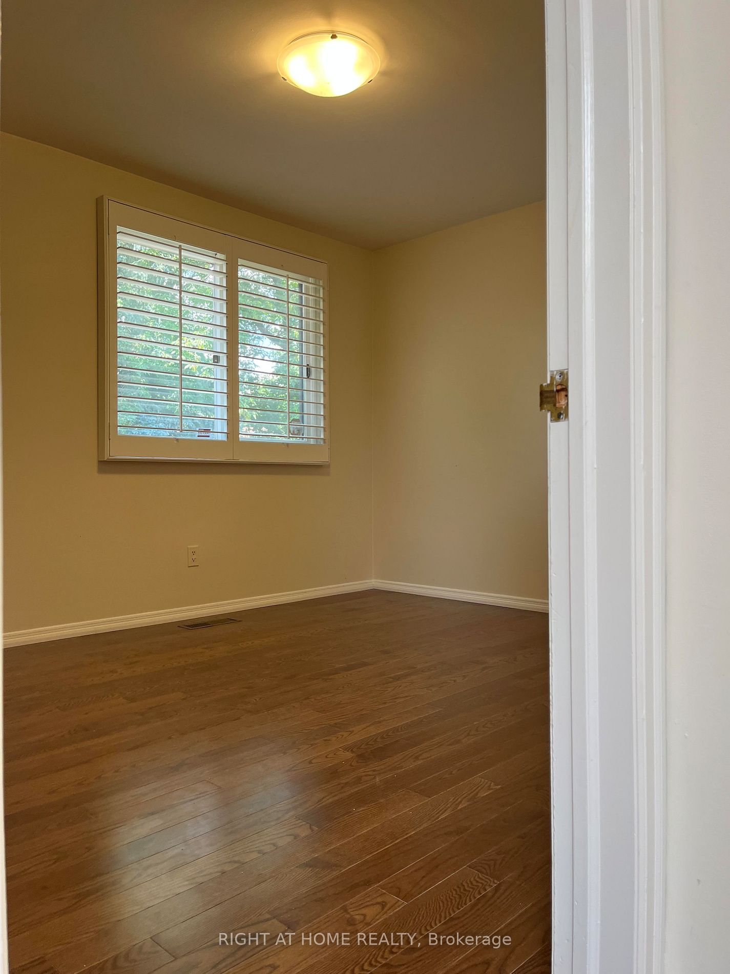 16 Fernside Crt
