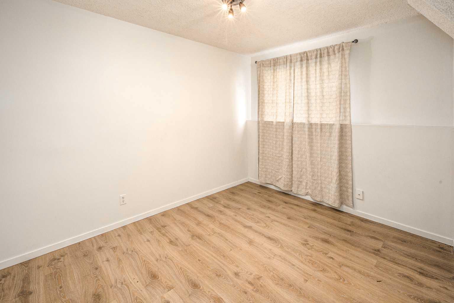 4523 73 Street NW 1-8
