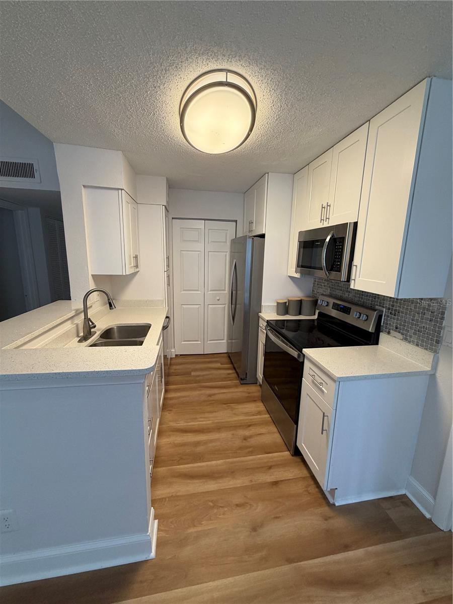 11520 Westwood 527