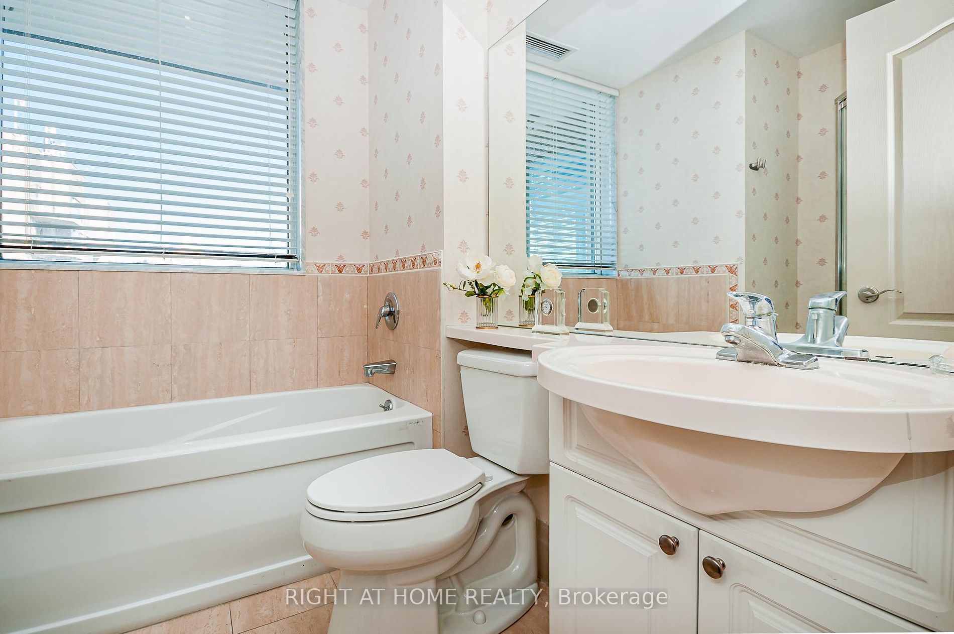 188 Doris Ave 2103