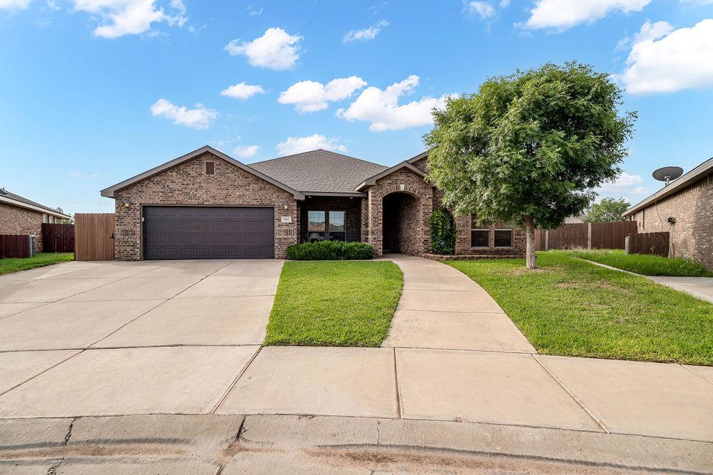 One of the LARGEST lots in area! Sitting at the end of a cul-de-sac and offers an incredible backyard with a workshop/storage building. Open floor plan with formal dining, espresso cabinetry, coffee/dry bar, breakfast bar seating, fireplace, and a wall of windows for abundant natural light. Sequestered primary suite with dual sinks, soaking tub, and large walk-in closet. Recent updates include a new roof on all structures, AC motor and condenser, water heater, backyard sprinkler updates, bedroom window, painted shed and fence. Water Well!