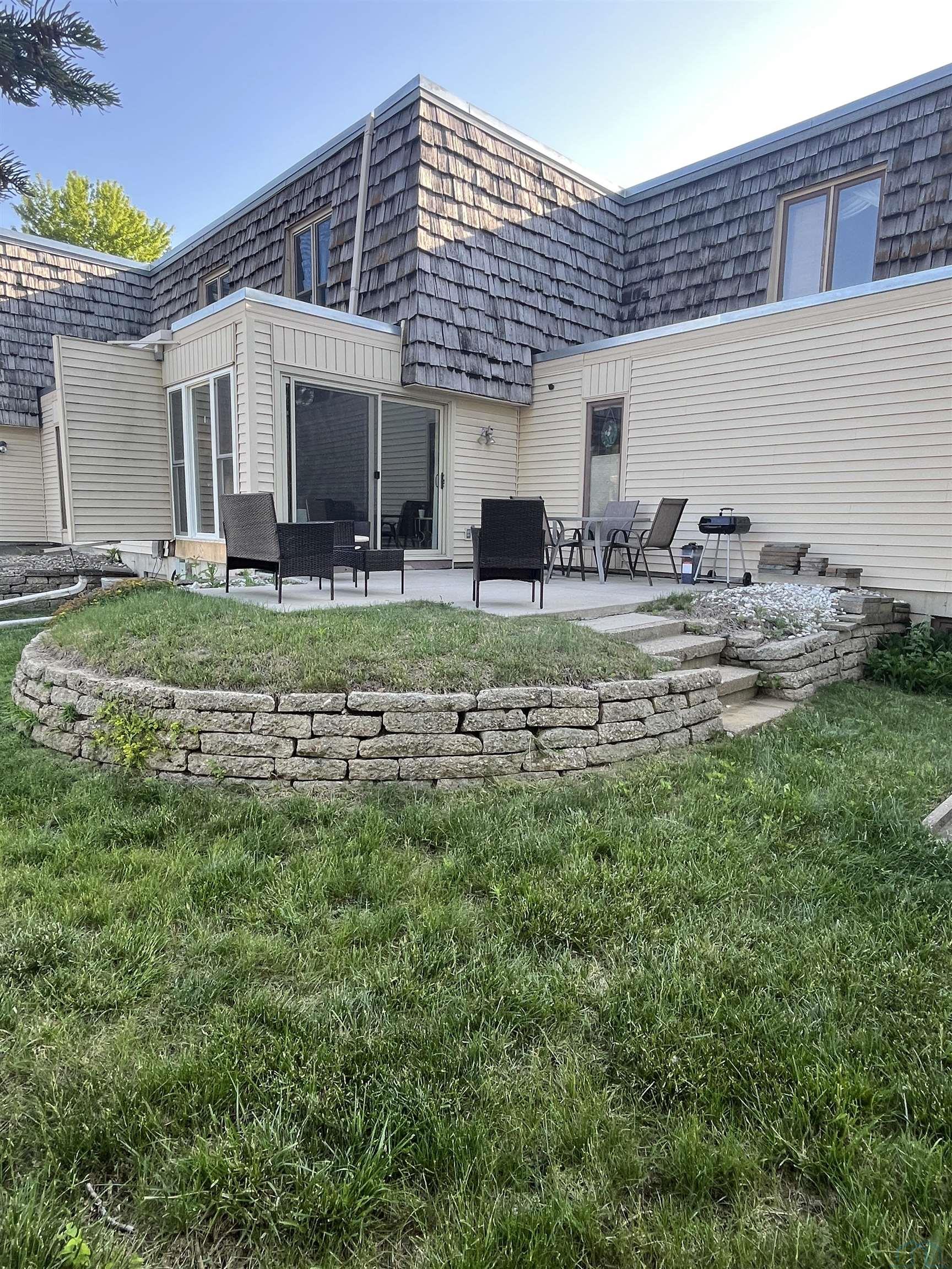 2331 Indian Hills Drive