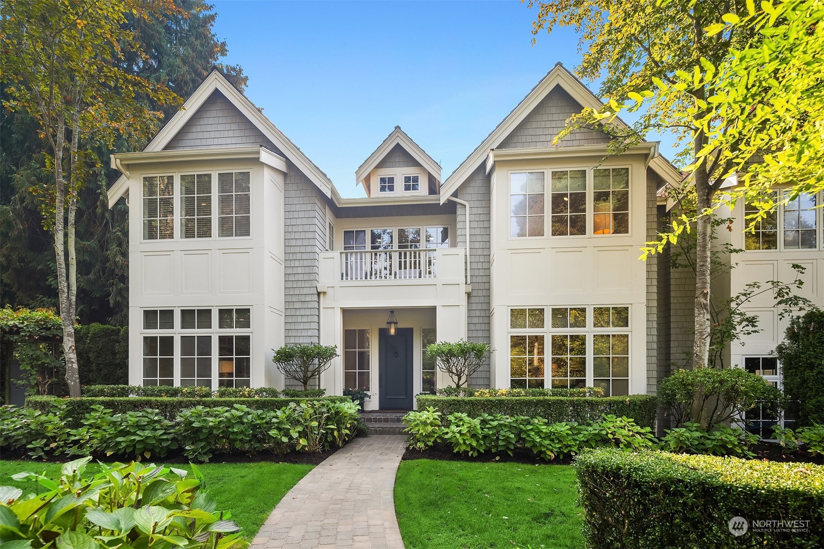 Bellevue - 900  91st Lane NE