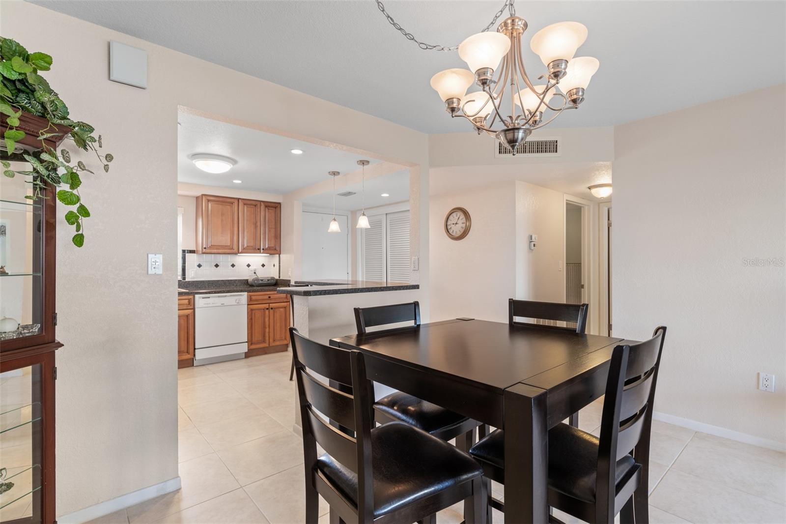 4575 Cove Circle 102