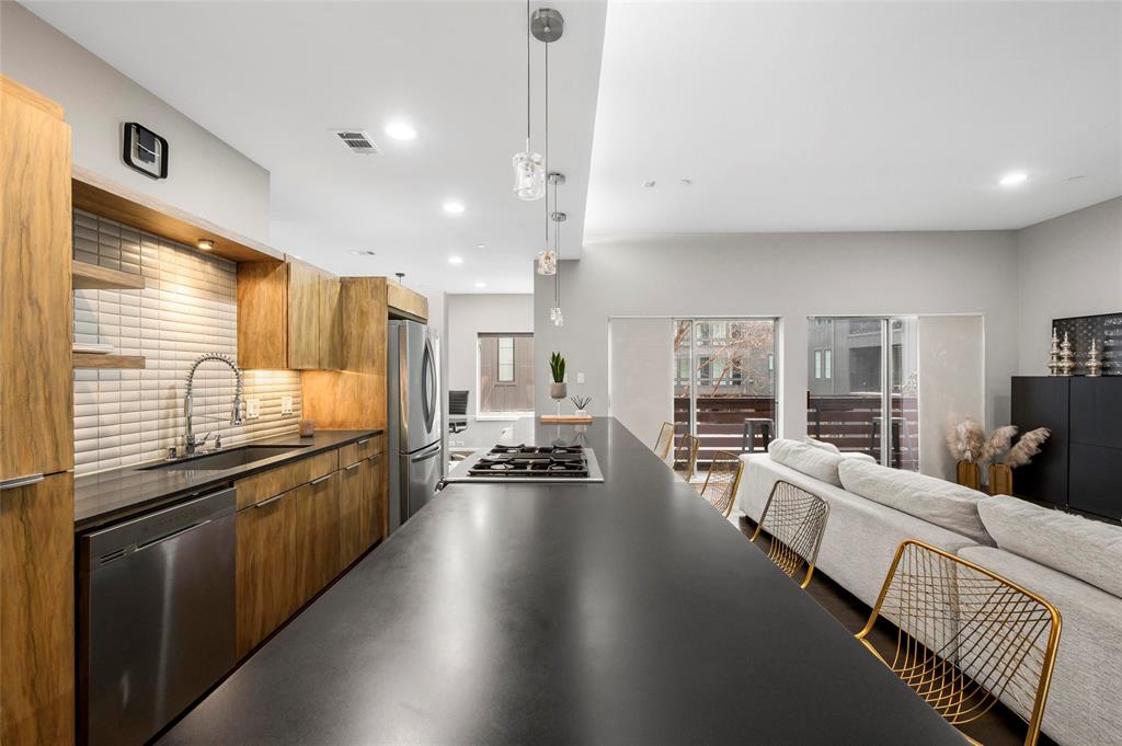 5205 Capitol Avenue 9