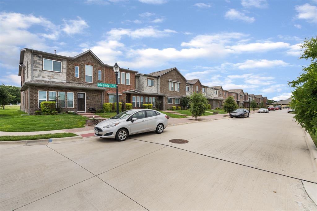 5871 Rivendell, Drive Frisco, TX